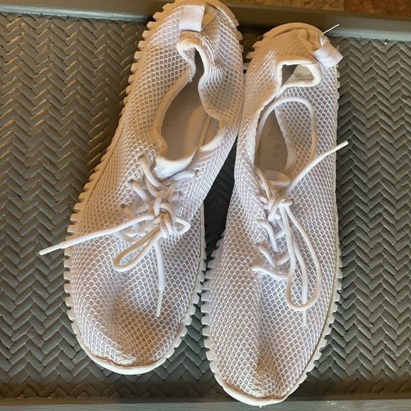 Shoes - White sneakers